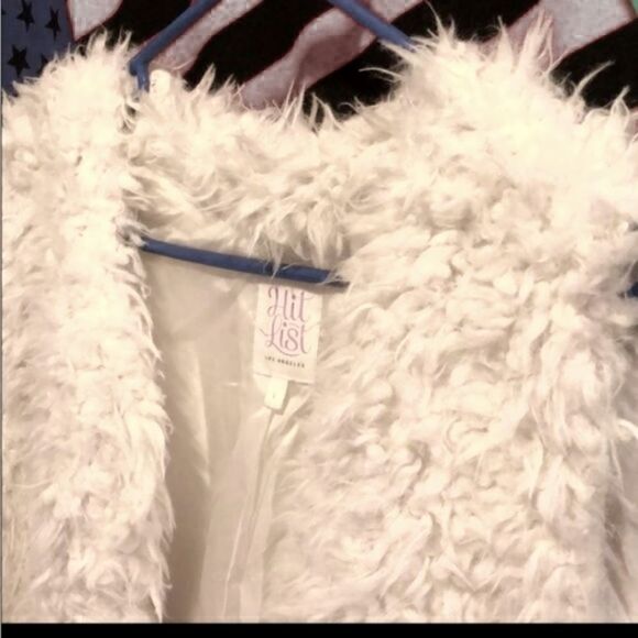 FAUX FUR VEST IVORY Barbiecore - Picture 6 of 9